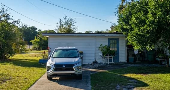 West Woodward Avenue, Eustis, FL, 32726