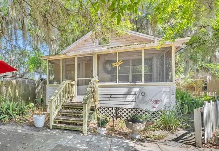 Little John Court, Mount Dora, FL, 32757