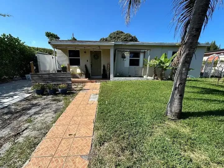 1110 14th Court South, Lake Worth Beach, FL, 33460