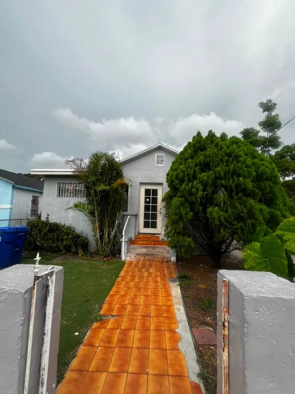 6880 Northwest 14th Avenue, Miami, FL, 33147
