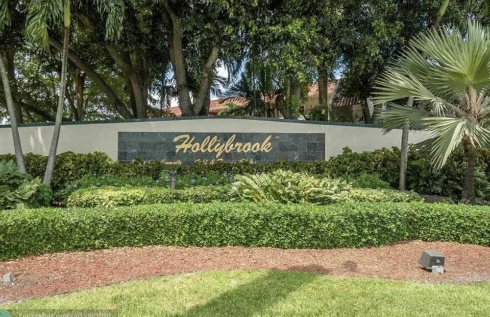 9520 South Hollybrook Lake Drive, Pembroke Pines, FL, 33025