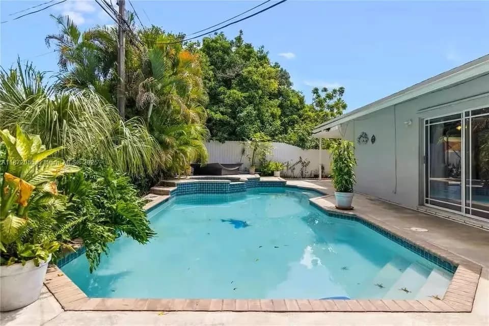 19720 South Dixie Highway, Cutler Bay, FL, 33157