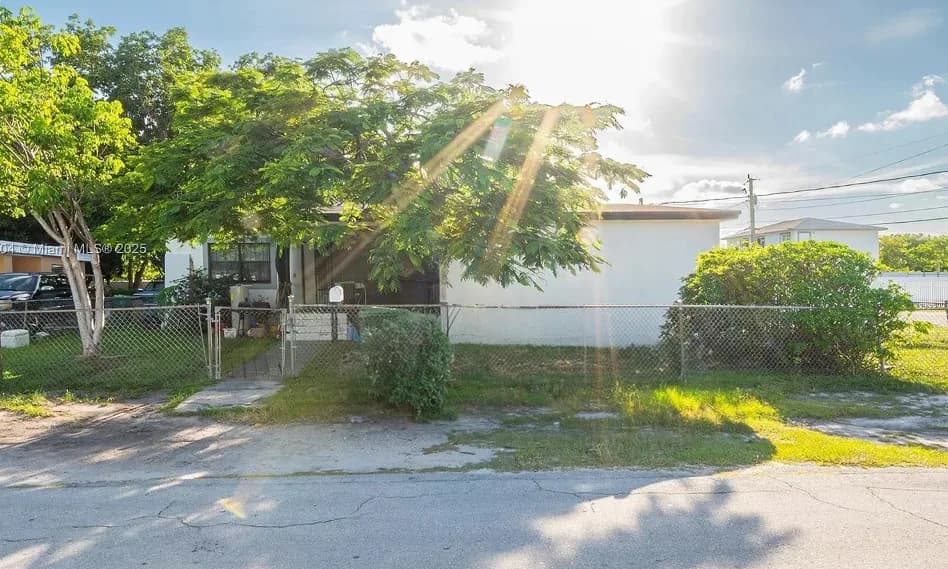 7190 Northwest 21st Avenue, Miami, FL, 33147