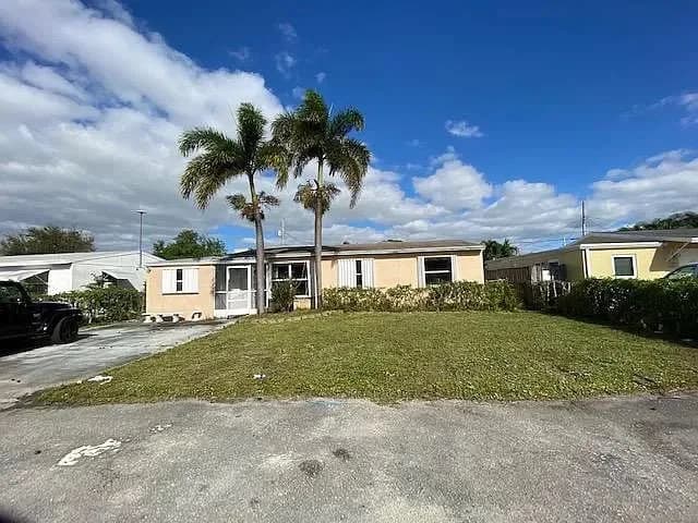 2121 Longwood Road, West Palm Beach, FL, 33409