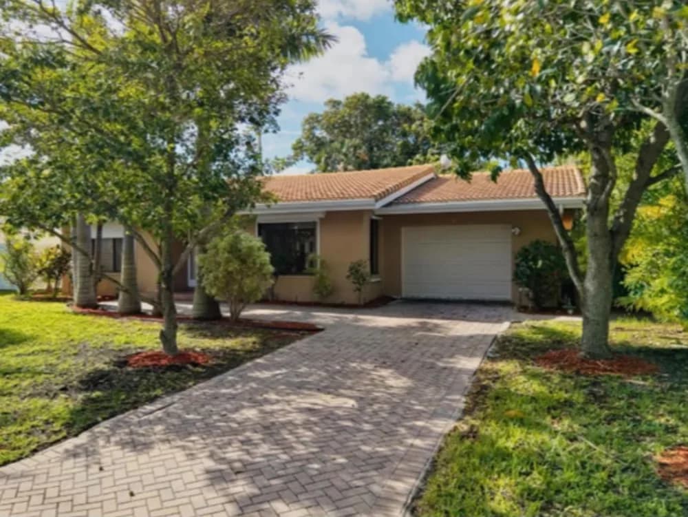 284 Allenwood Drive, Lauderdale-by-the-Sea, FL, 33308