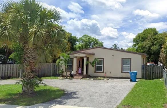 124 Southwest 10th Avenue, Boynton Beach, FL, 33435
