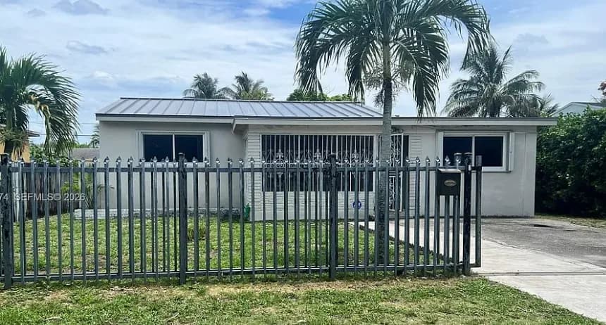 250 Northeast 160th Street, Miami, FL, 33162