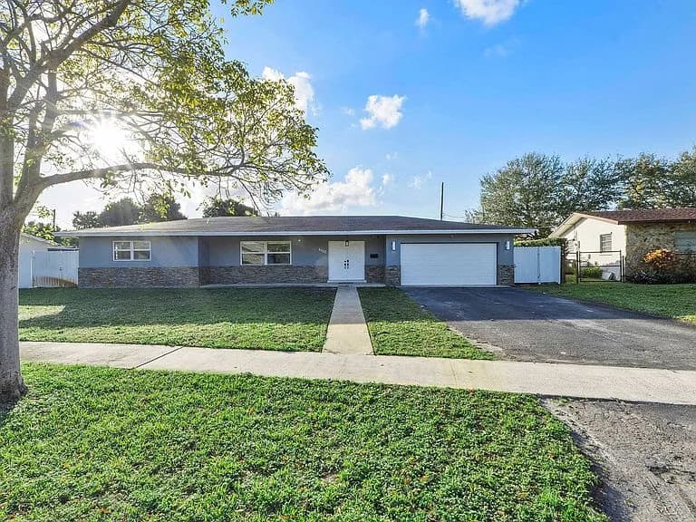 4560 Northwest 6th Court, Plantation, FL, 33317