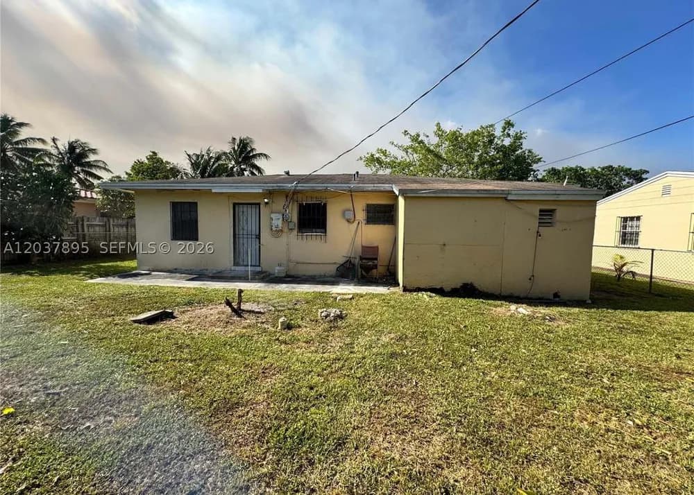 950 Northeast 160th Street, North Miami Beach, FL, 33162