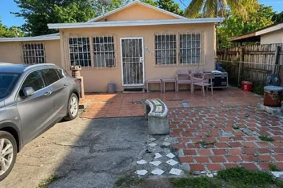 1850 Northwest 35th Street, Miami, FL, 33142