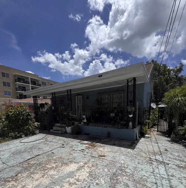 2627 Northwest 25th Avenue, Miami, FL, 33142