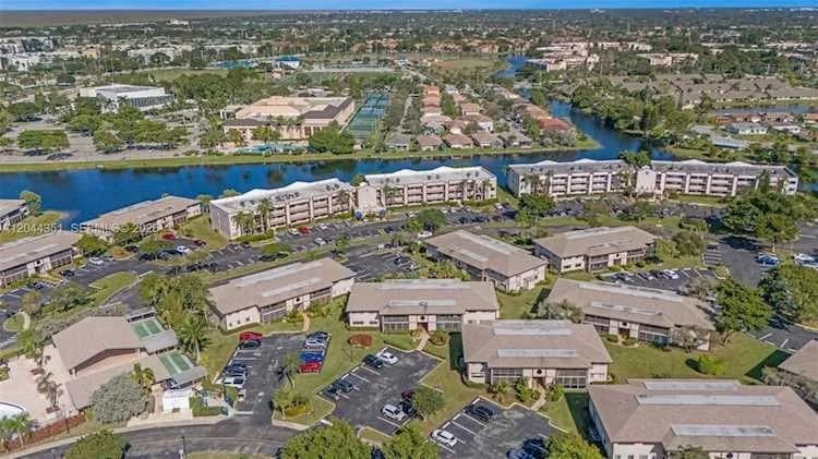 9994 North Belfort Circle, Tamarac, FL, 33321