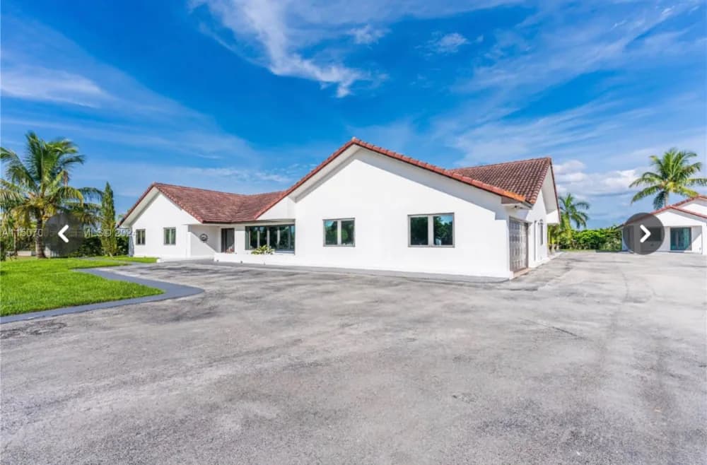 Southwest 207th Avenue, Miami, FL, 33196