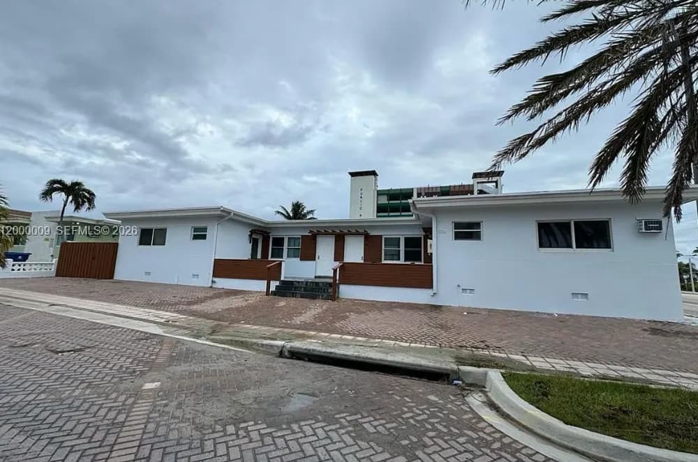 338 Roosevelt Street, Hollywood, FL, 33019