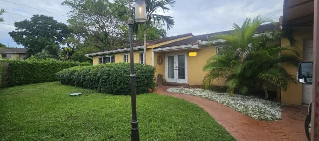 Miami, Aventura, FL, 33180